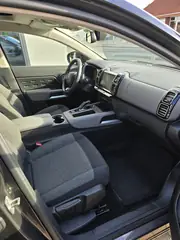 Citroën C5 Aircross Pure Tech 180 S&S EAT8 FEEL Innenraum vorn